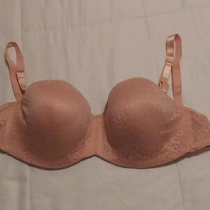 Adrienne Vittadini Studio lace plus size bra 42D in nude Sexy Soft Cup